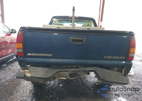 2002 Chevrolet Silverado 1500 Ls z USA, uszkodzony, nr VIN 1GCEK14V22Z201375